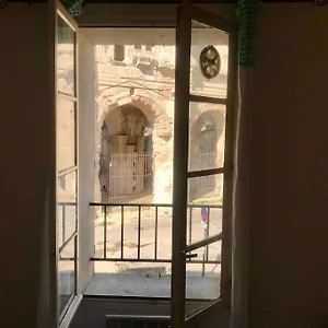 https://appartement-face-aux-arnes.fr-provencehotel.com